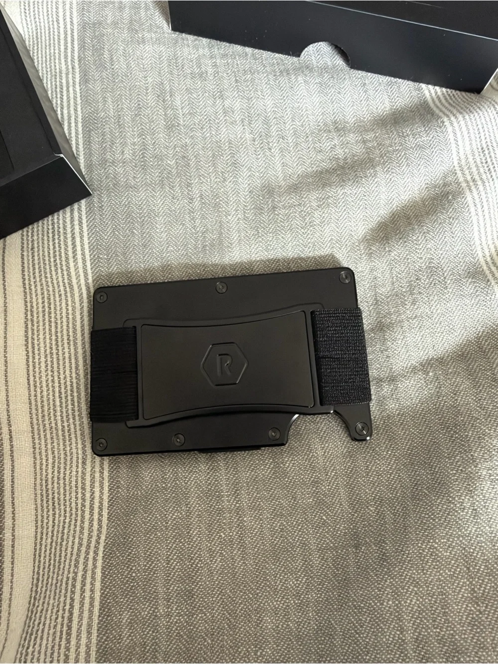 Ridge Style Black Metal Card Holder with Elastic Strap